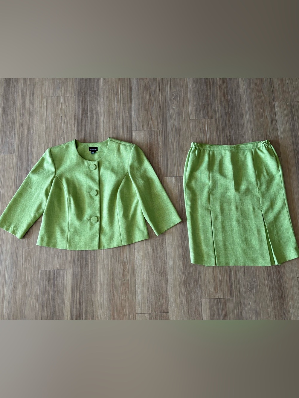 Vintage Leslie Fay Skirt Suit Green 2 Piece Set Women 16P Office Retro 60s Mod